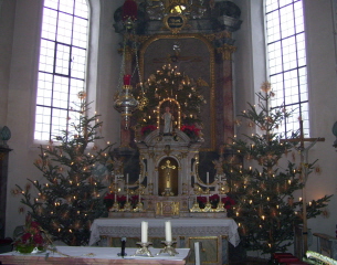 Foto vom weihnachtlichen altar in St. Nikolaus in Langenreichen