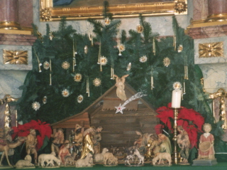 Foto der Krippe in St. Johannes Evangelist in Mittelneufnach